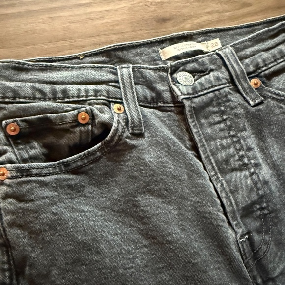 Levi’s Premium Wedgie Fit Jeans | Waist 28 x Length 28 - Picture 3 of 7